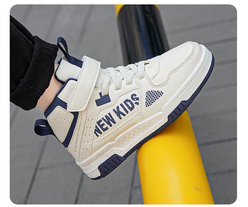 Udendørs sneakers til børn på gaden - poppivie