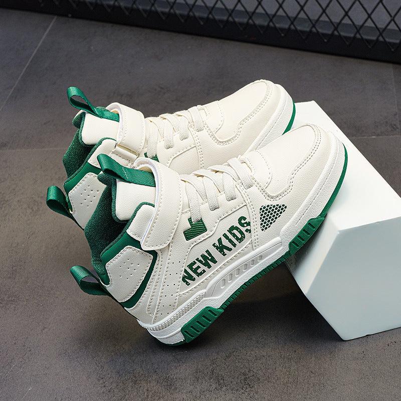 Udendørs sneakers til børn på gaden - poppivie